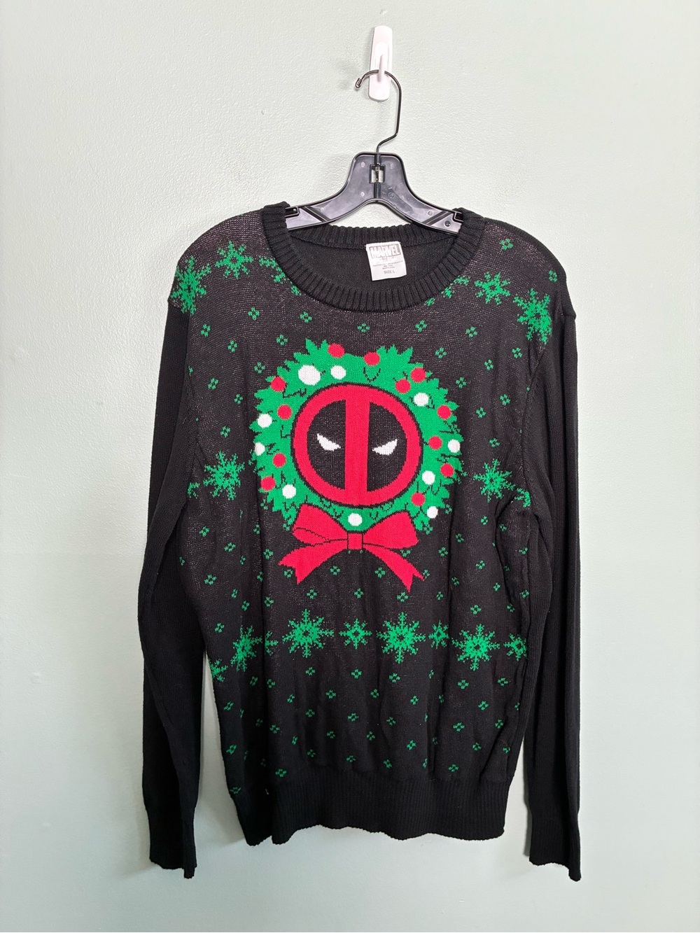 DEADPOOL Sweater Red Green Black Wreath Ugly Christmas Men’s L Knit Marvel Funny